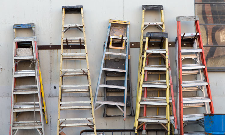 7 Best Ladders for Home or Jobsite Use (6-Ft and 8-Ft)