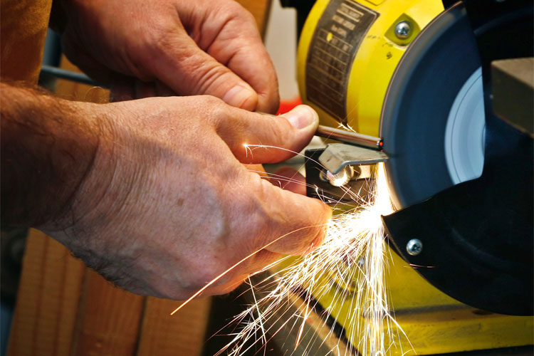 sharpening with a bench grinder