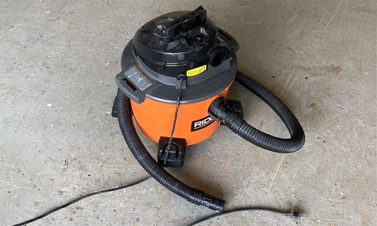 How to Use a Shop Vacuum to Its Fullest Potential